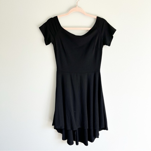 Sarin Matthews Black Cap Sleeve Dress Medium - Picture 2 of 6